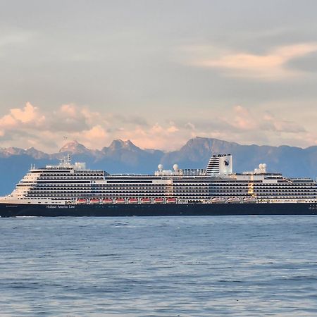Ocean'S Edge Suite Campbell River Esterno foto